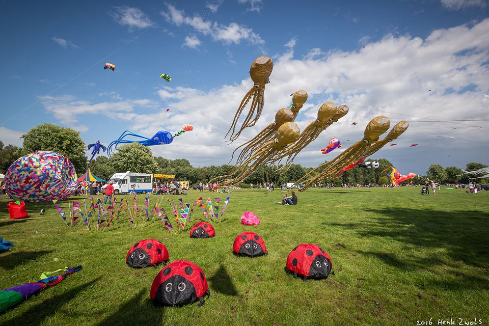 Inzameling Internationaal Vliegerfestival Emmen